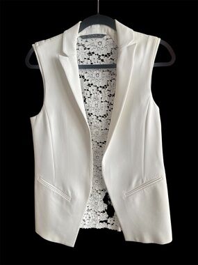 Zara XS White Floral Lace Vest